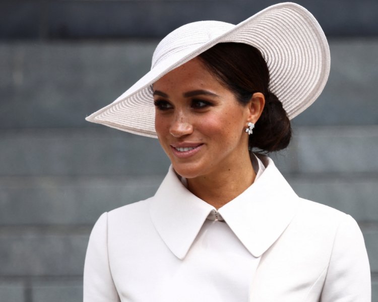 Meghan Markle drops first podcast episode after Queen's demise; Reveals THIS embarrassing story